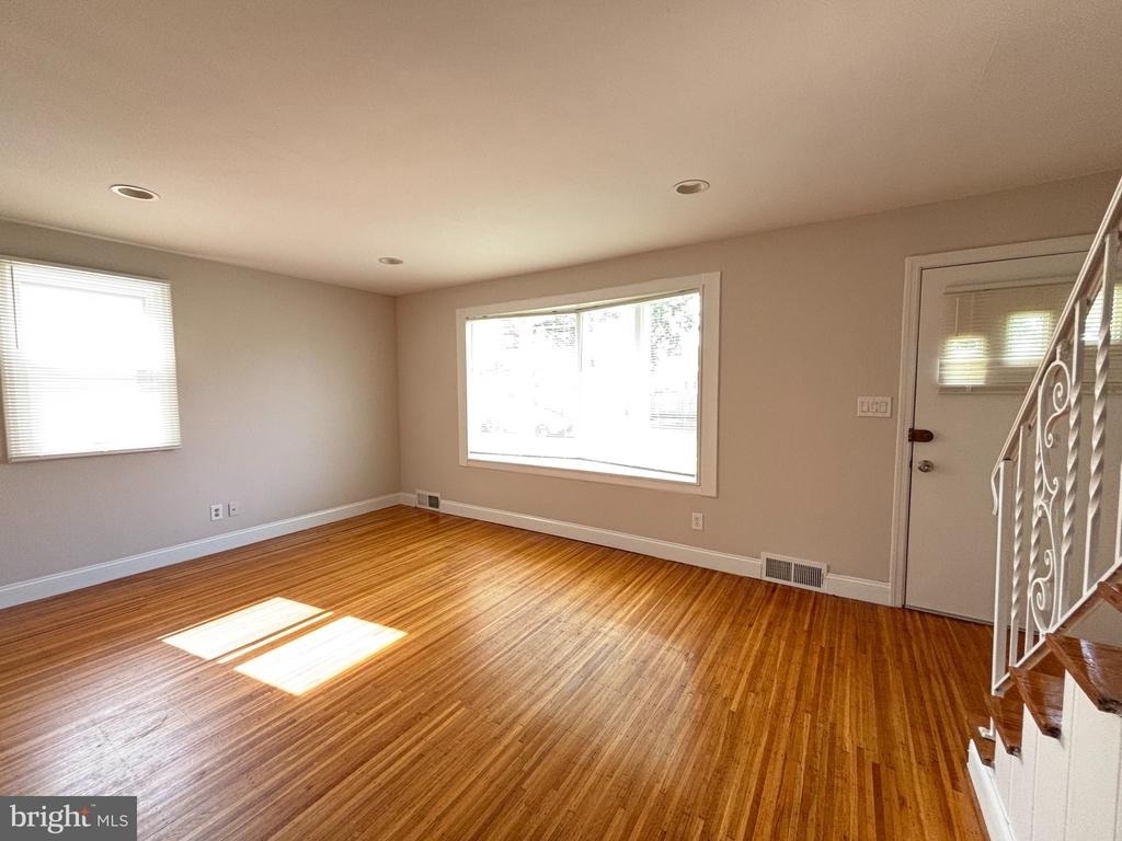 147 Russell Avenue - Photo 3