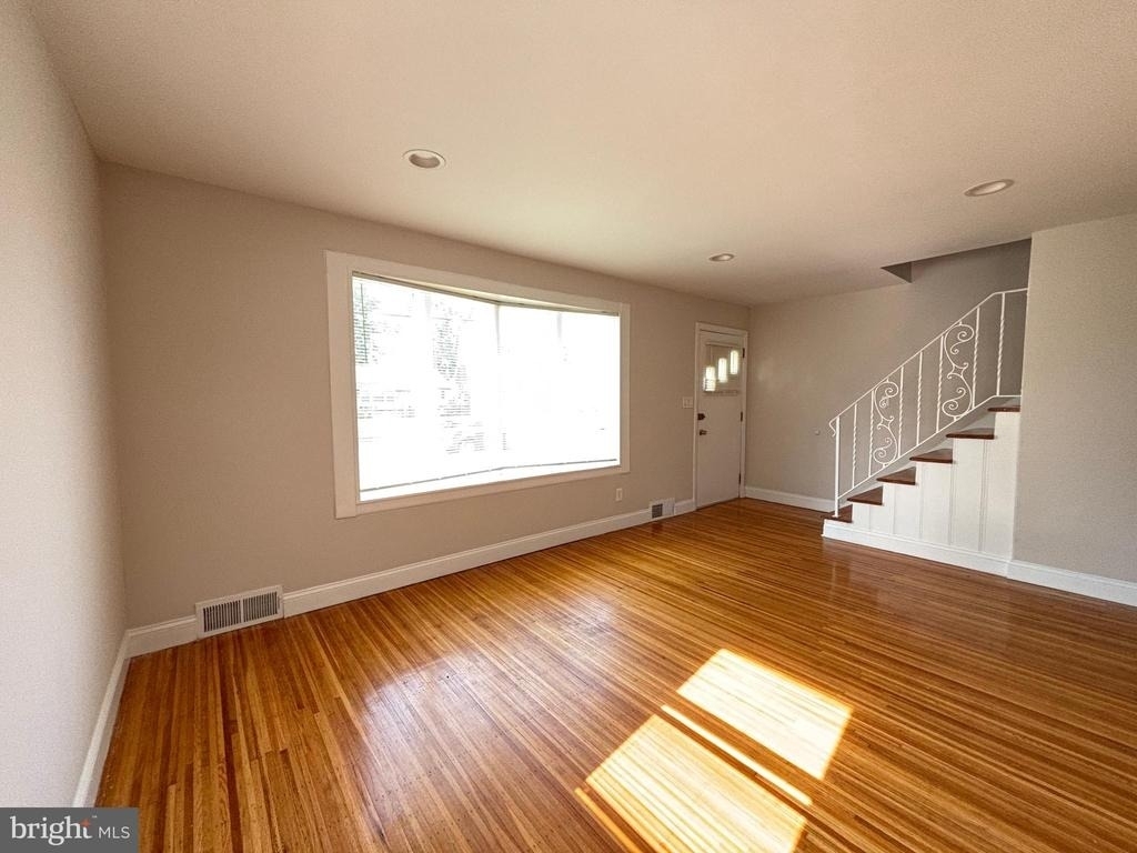 147 Russell Avenue - Photo 2