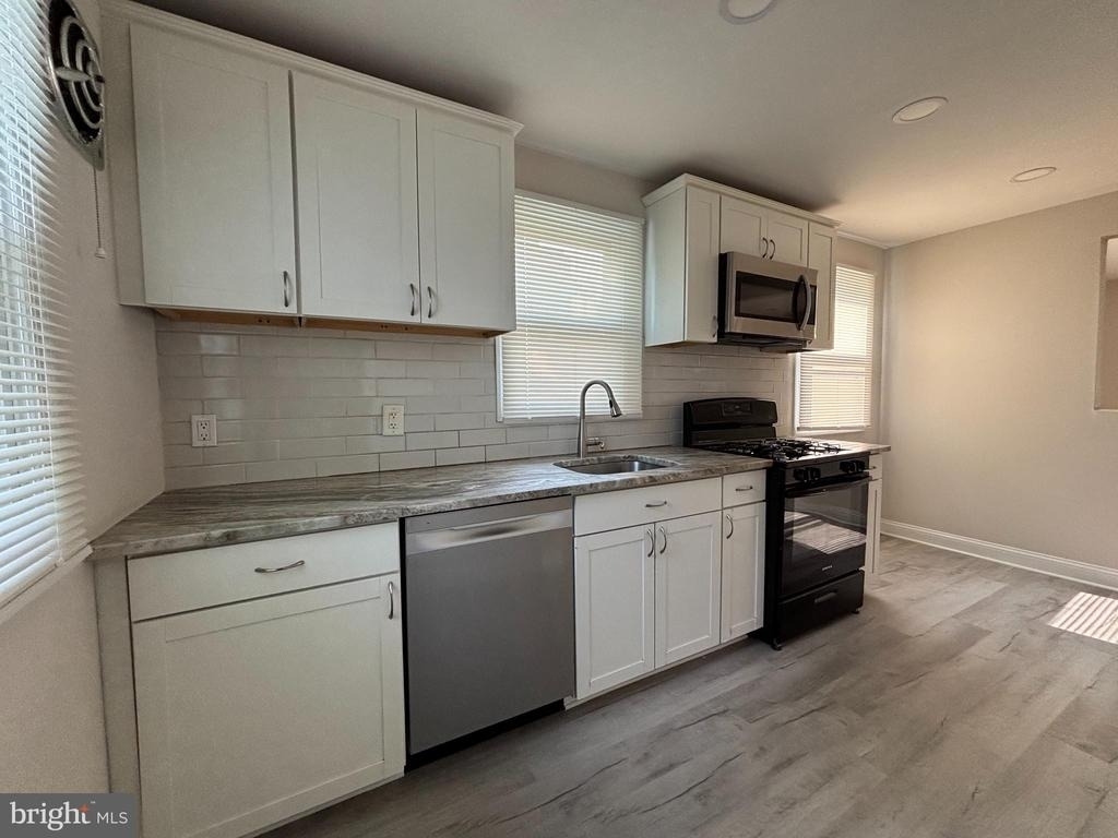 147 Russell Avenue - Photo 4