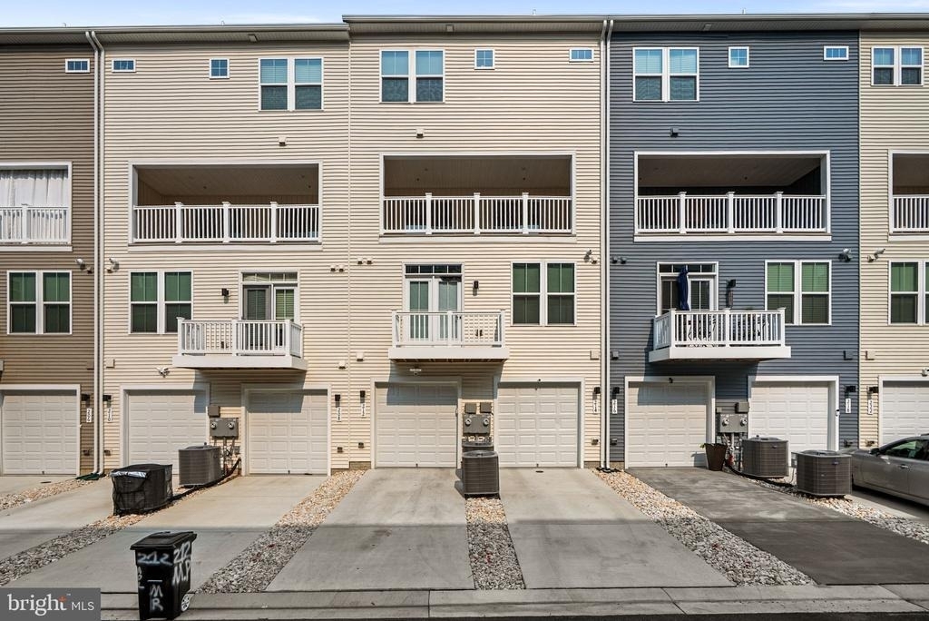 212 Matisse Place - Photo 1