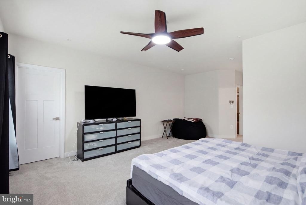 212 Matisse Place - Photo 11