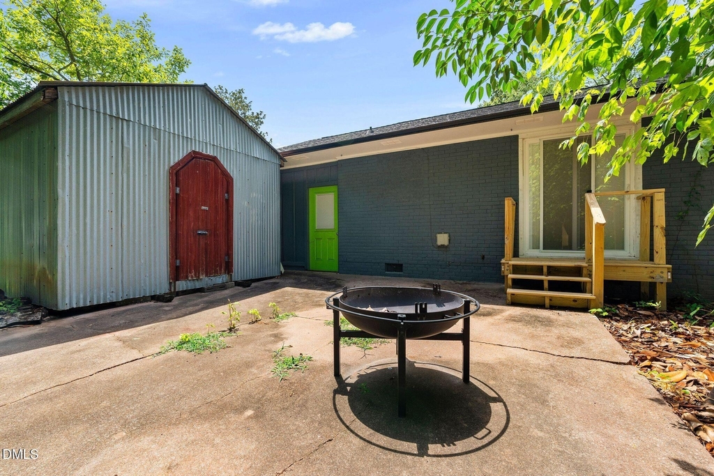 906 Vandora Avenue - Photo 24
