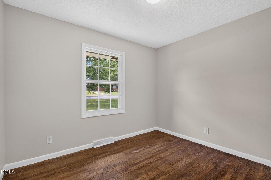 906 Vandora Avenue - Photo 16