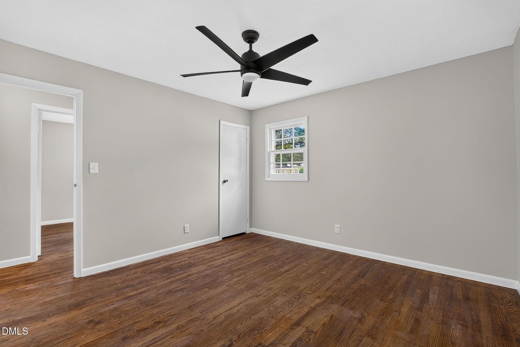 906 Vandora Avenue - Photo 13
