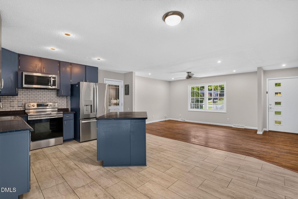 906 Vandora Avenue - Photo 7