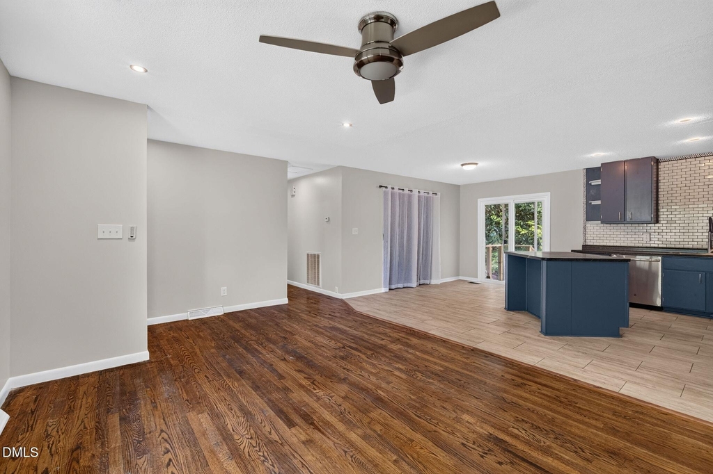 906 Vandora Avenue - Photo 8