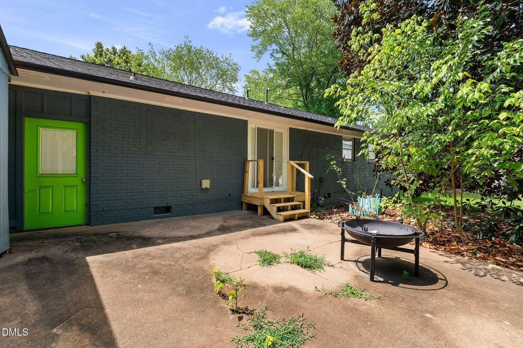 906 Vandora Avenue - Photo 22