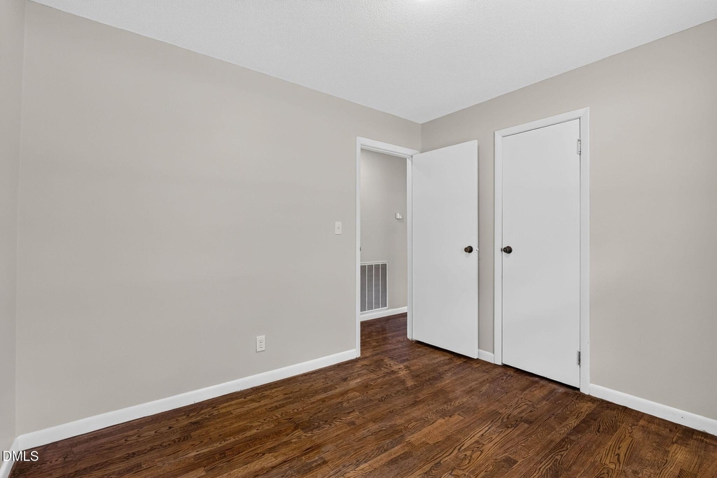 906 Vandora Avenue - Photo 17