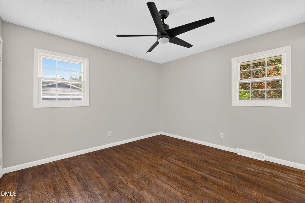 906 Vandora Avenue - Photo 20
