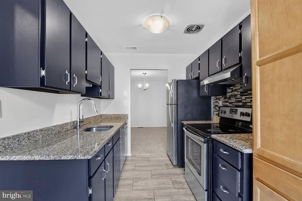 9305 Bathgate Court - Photo 3