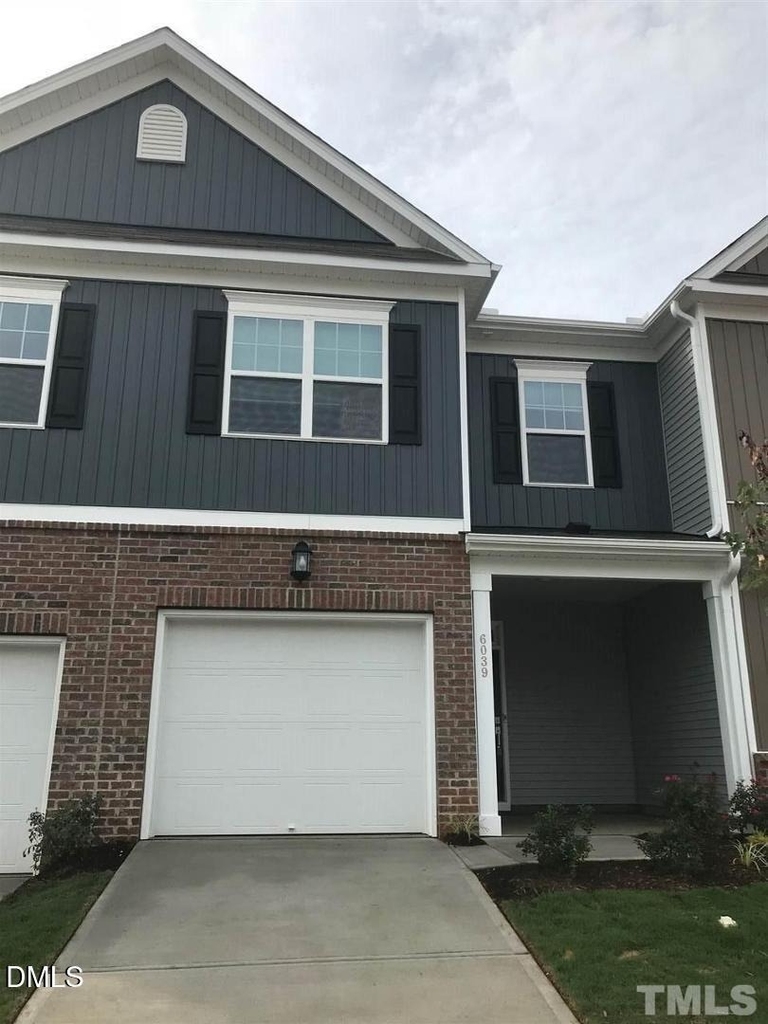 6039 Beale Loop - Photo 0