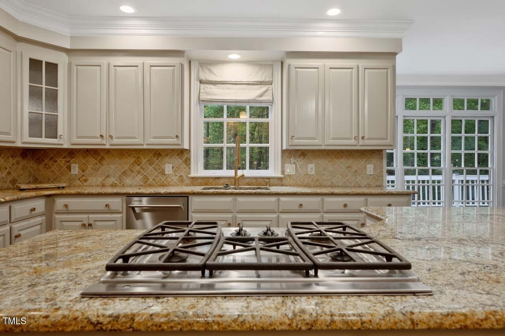 1202 Summerville Lane - Photo 2