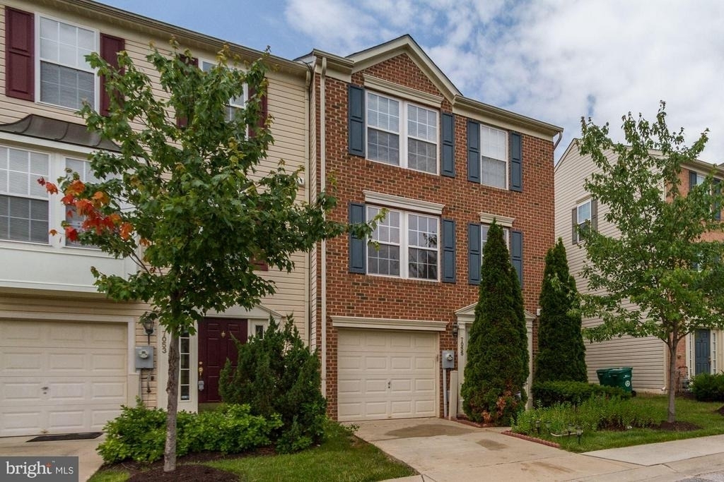 7055 Oak Grove Way - Photo 1
