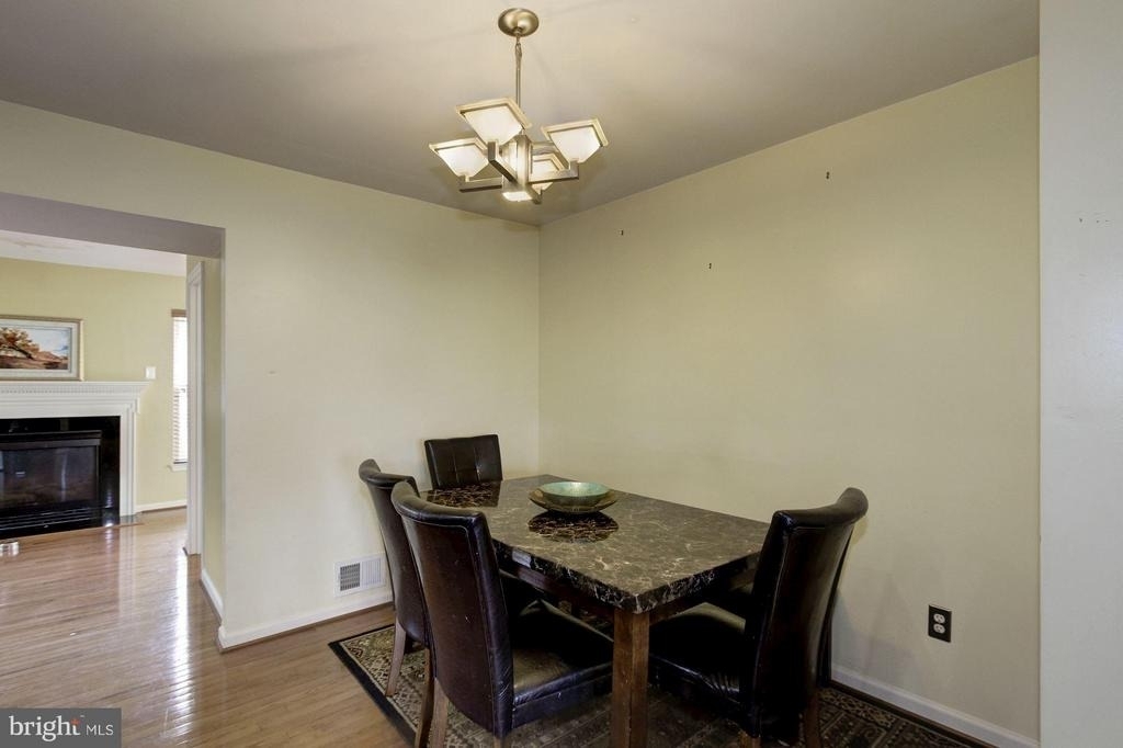 7055 Oak Grove Way - Photo 11