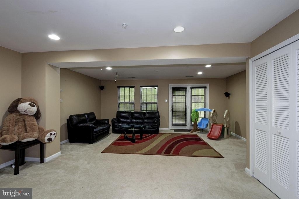 7055 Oak Grove Way - Photo 4