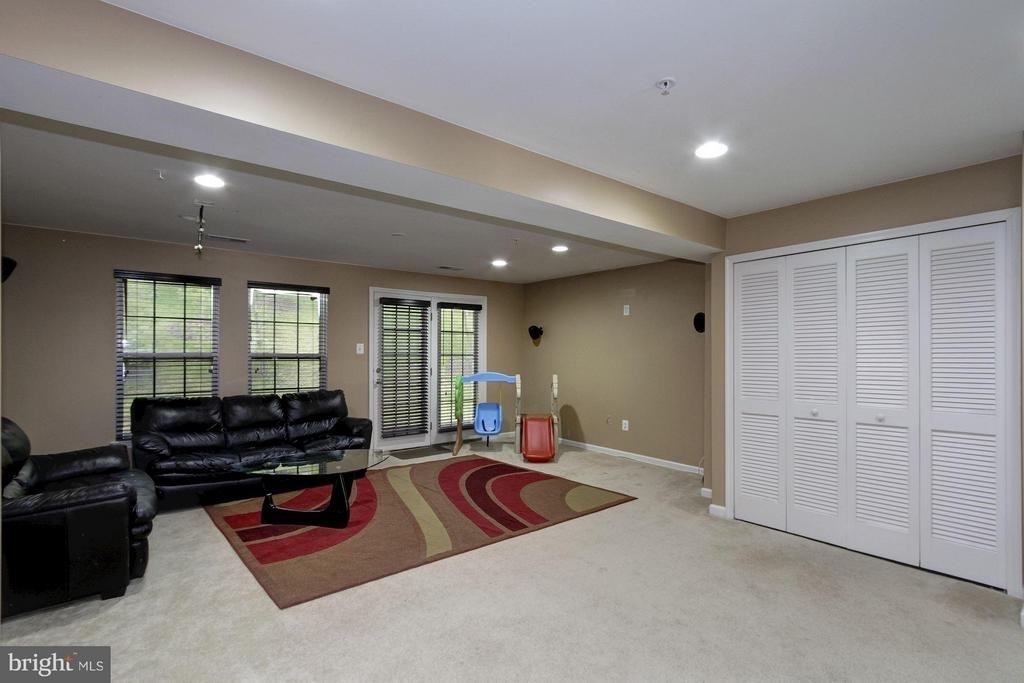 7055 Oak Grove Way - Photo 5