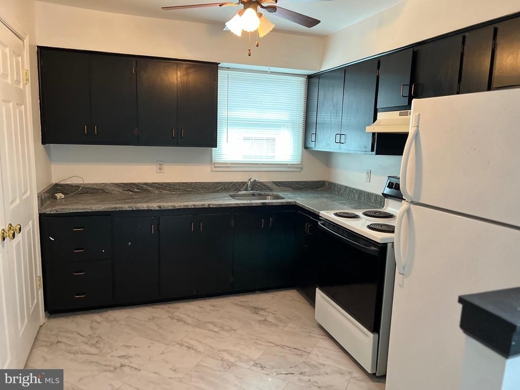 4015 Gill Avenue - Photo 5