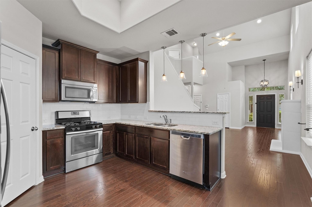 7709 Menchaca Rd - Photo 10
