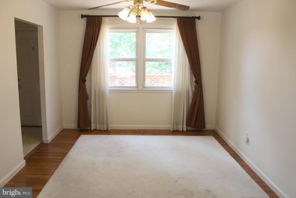 1120 Linkside Drive - Photo 2