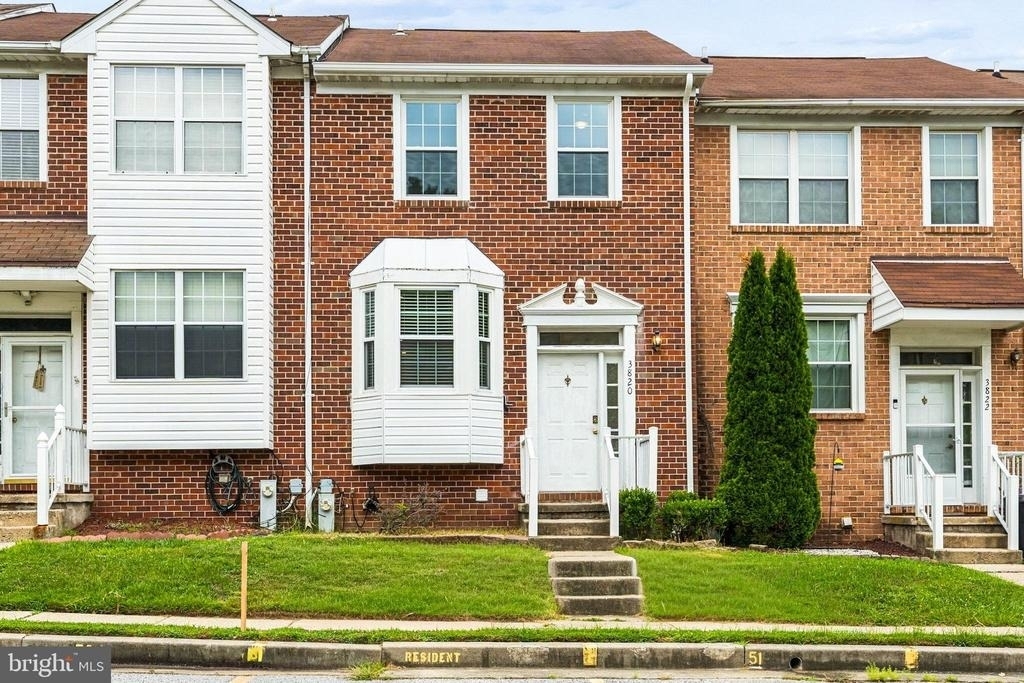 3820 Rolling Way - Photo 0