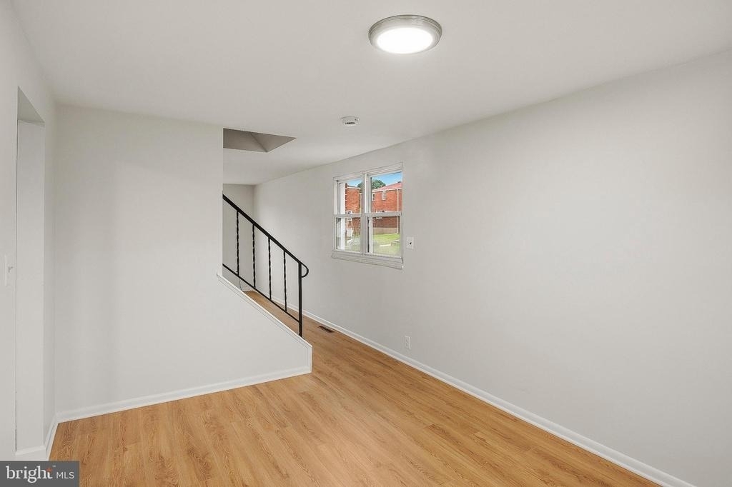 926 Regina Drive - Photo 6