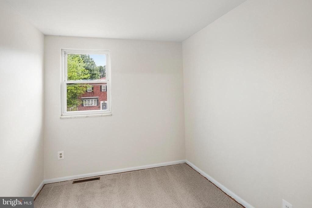 926 Regina Drive - Photo 16