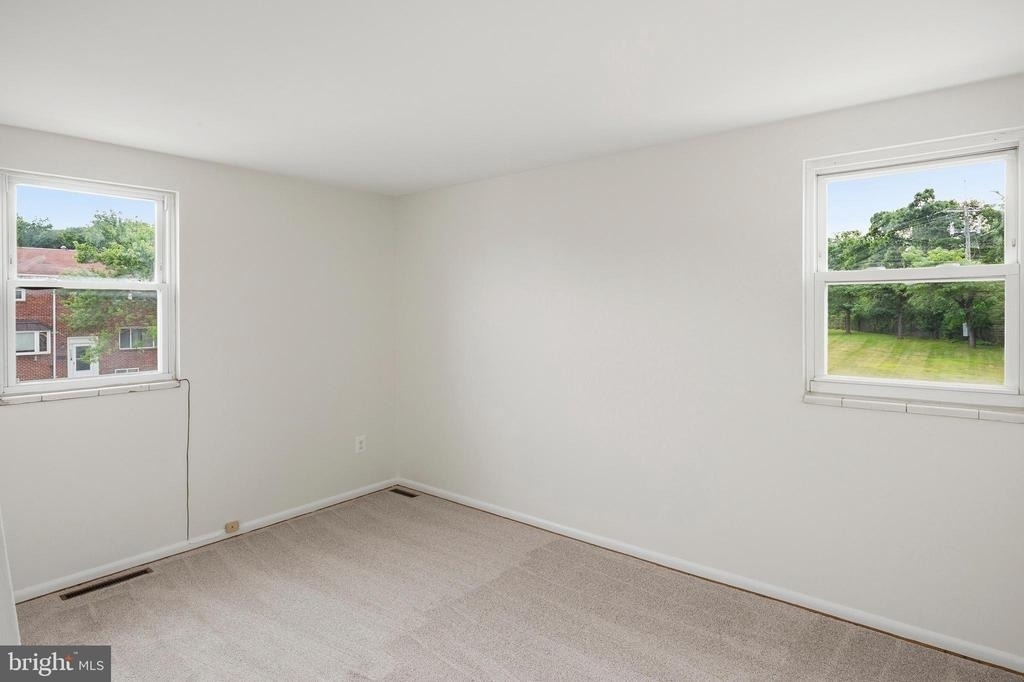 926 Regina Drive - Photo 17