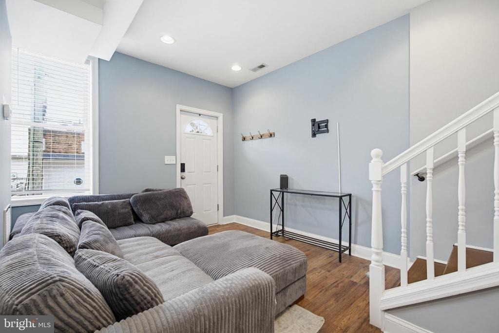1429 Olive Street - Photo 1