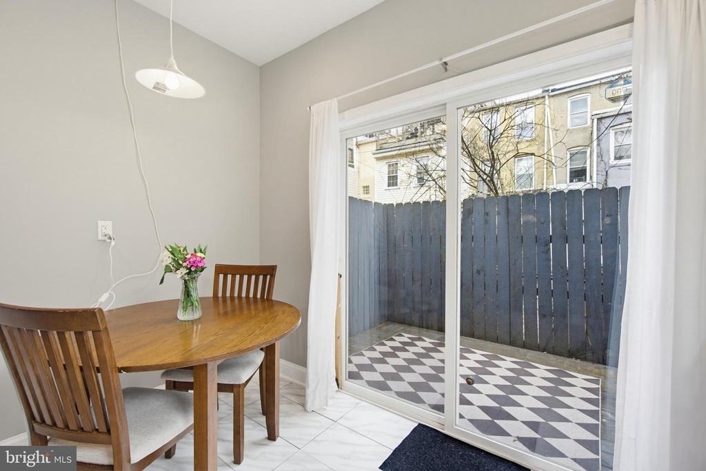 1429 Olive Street - Photo 6