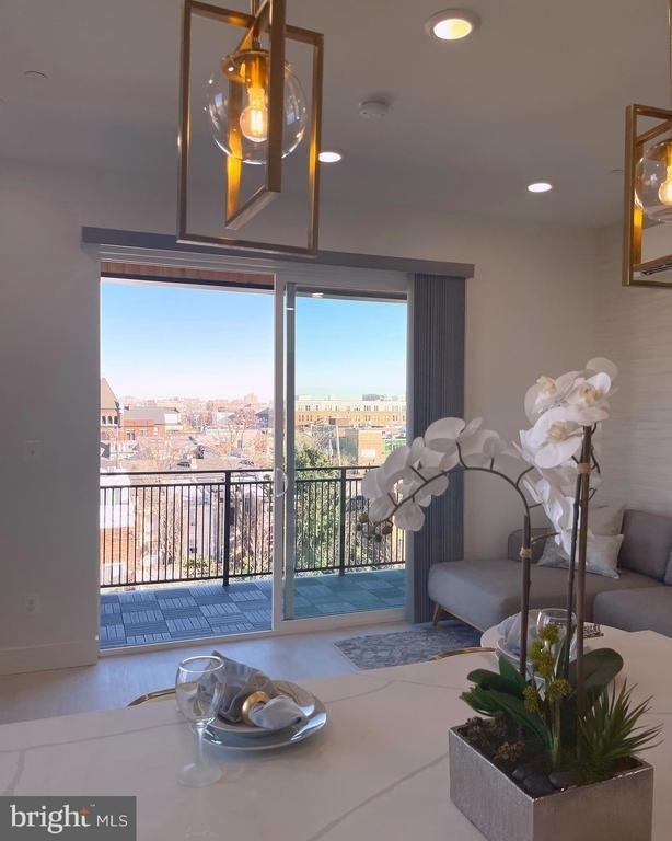 520 S Caroline Street - Photo 2