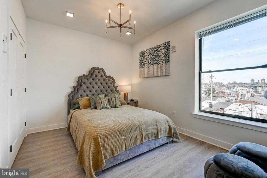 421 S Broadway - Photo 9