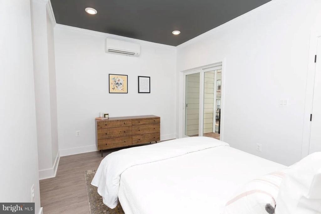 1742 Fleet Street - Photo 5