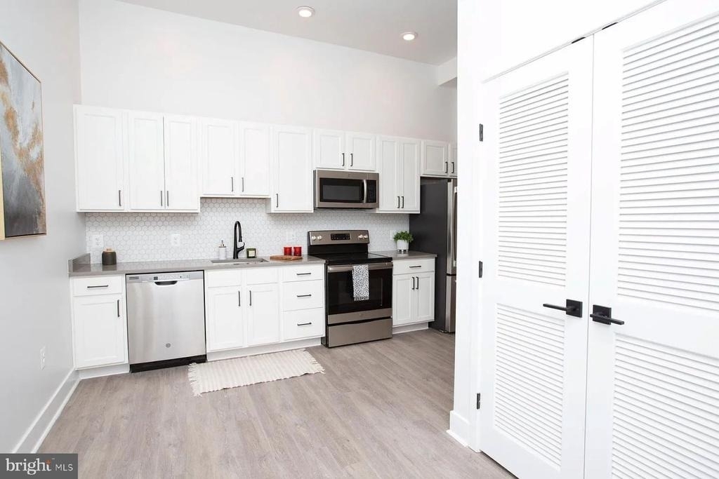 1742 Fleet Street - Photo 1