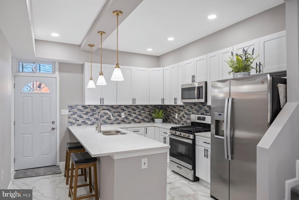723 N Luzerne Avenue - Photo 9