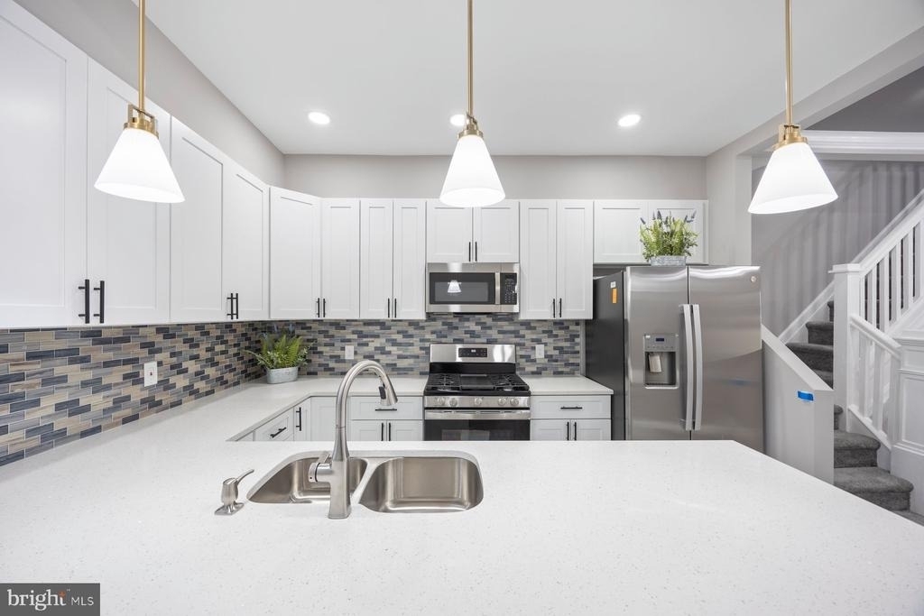 723 N Luzerne Avenue - Photo 11