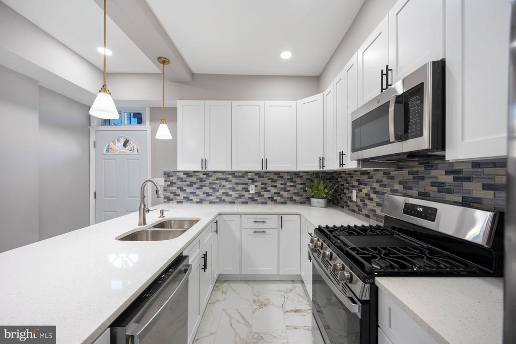 723 N Luzerne Avenue - Photo 12
