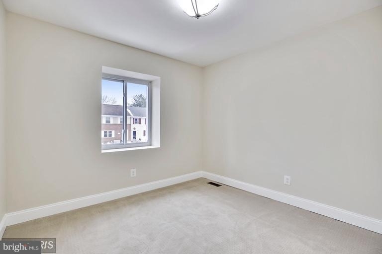 2050 Forest Hill Lane - Photo 10