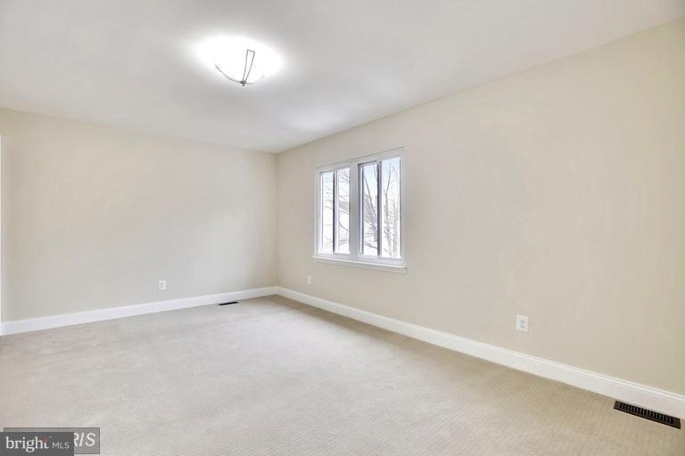 2050 Forest Hill Lane - Photo 7