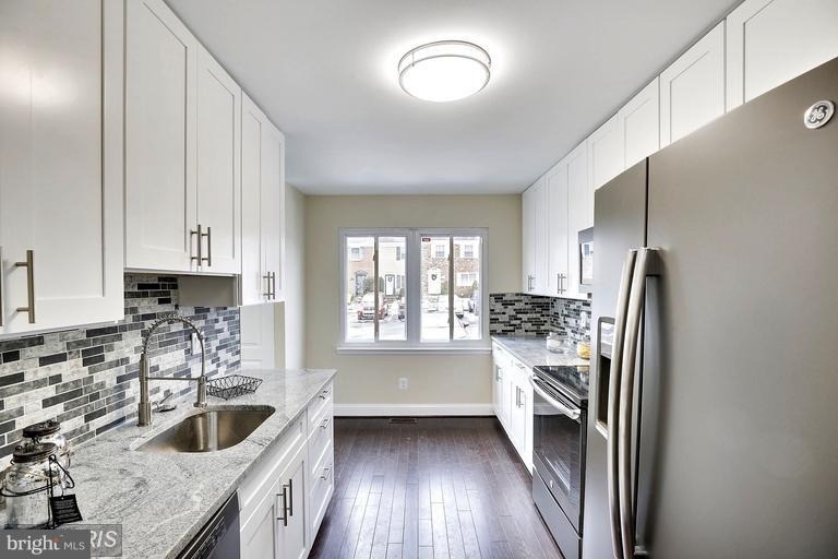 2050 Forest Hill Lane - Photo 0