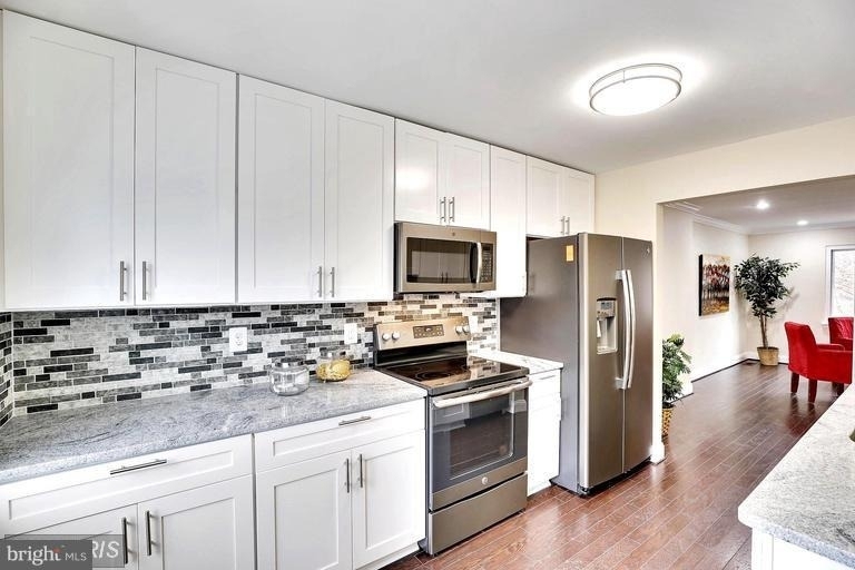 2050 Forest Hill Lane - Photo 5