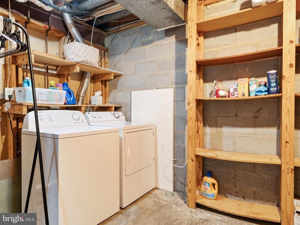 2139 Commissary Circle - Photo 36