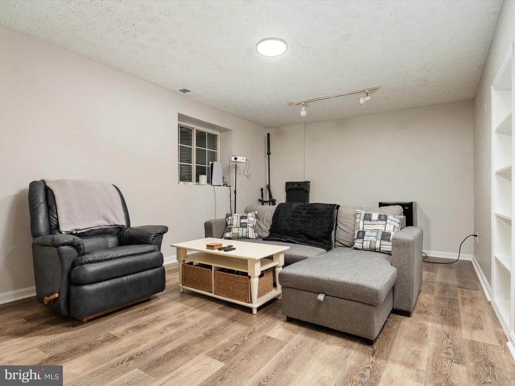 2139 Commissary Circle - Photo 32