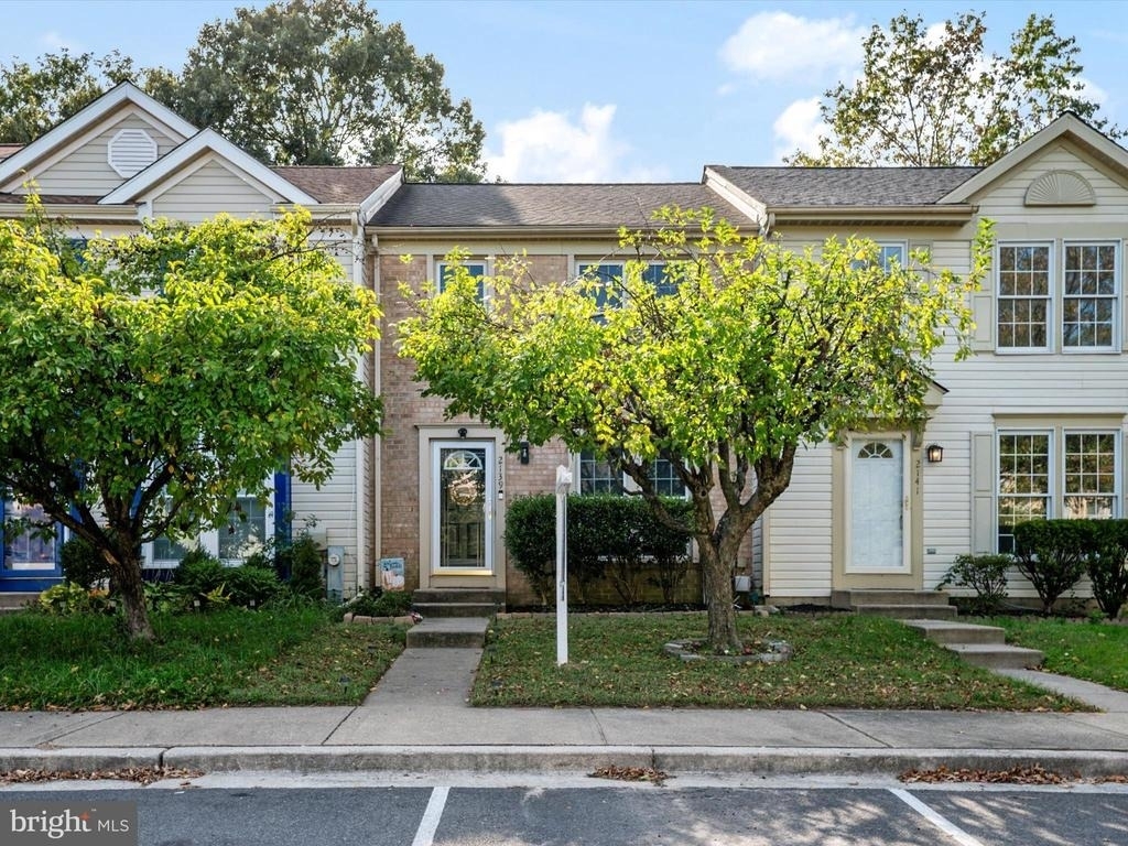 2139 Commissary Circle - Photo 2