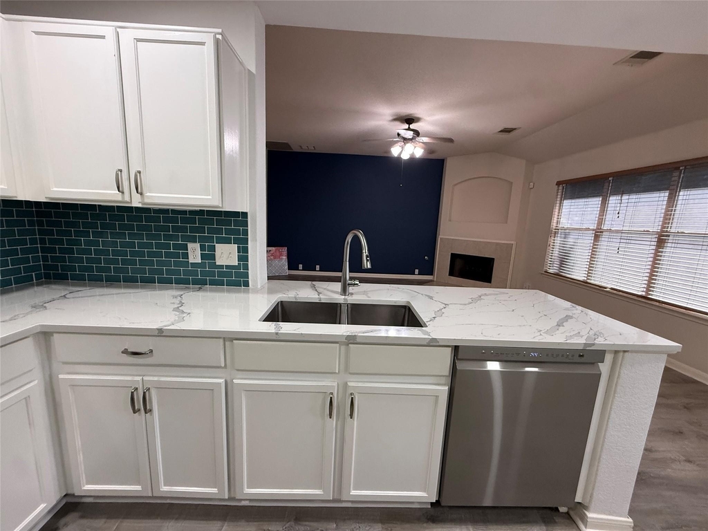 645 Arrowood Pl - Photo 4