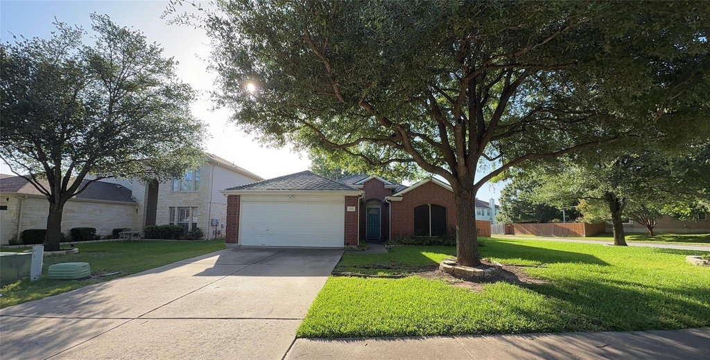 645 Arrowood Pl - Photo 0