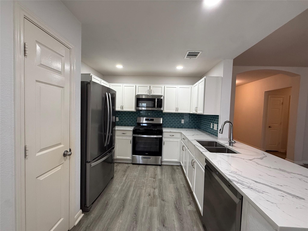 645 Arrowood Pl - Photo 3