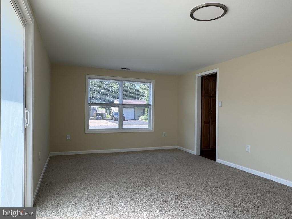 52 Chaucer Drive - Photo 9