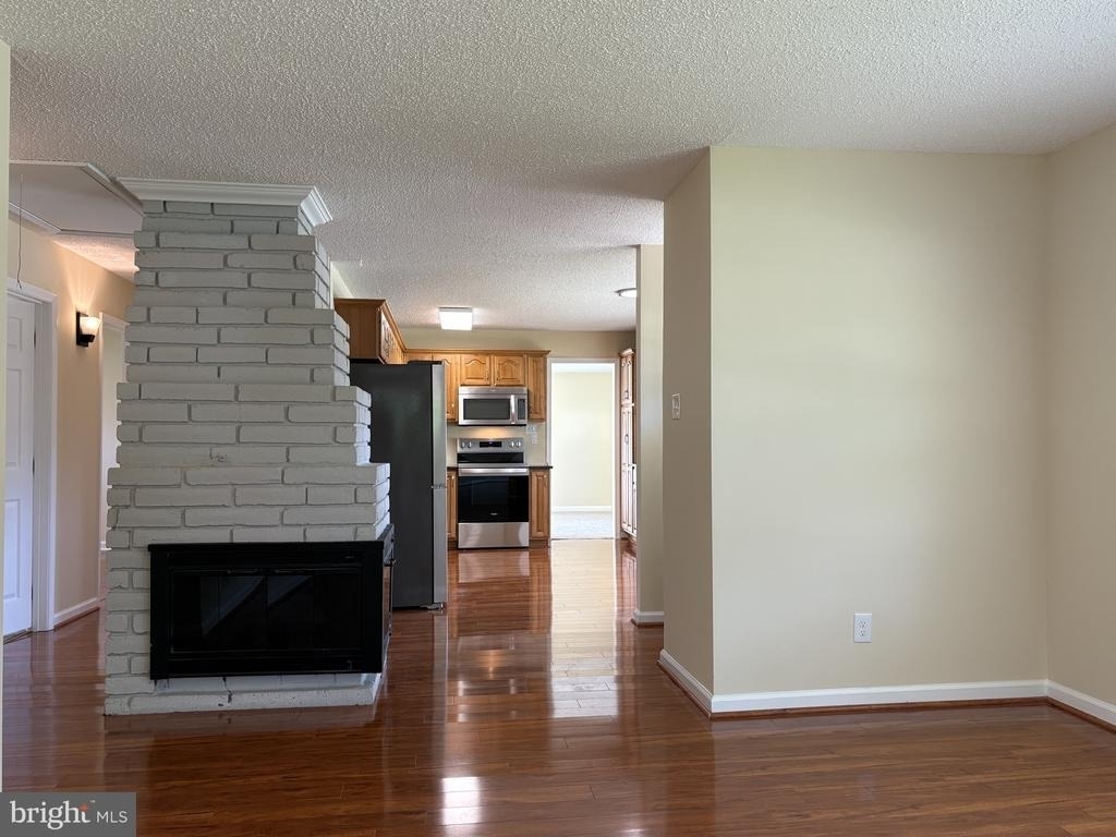 52 Chaucer Drive - Photo 3
