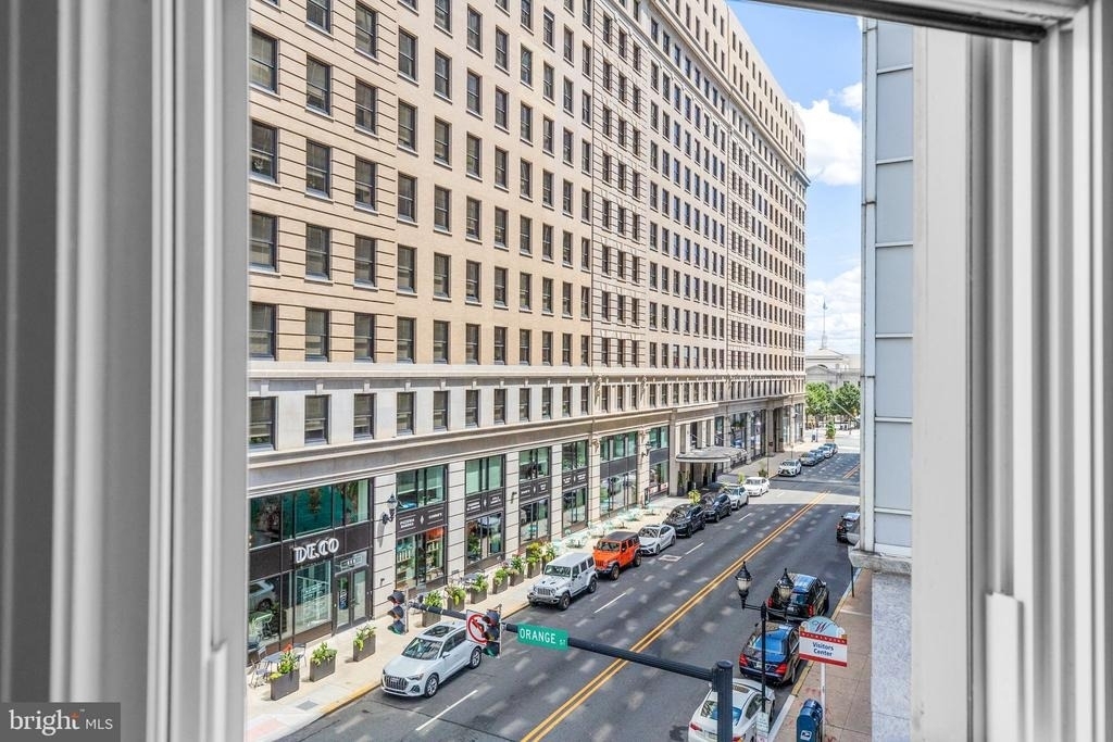 200 W 10th Street - Photo 2