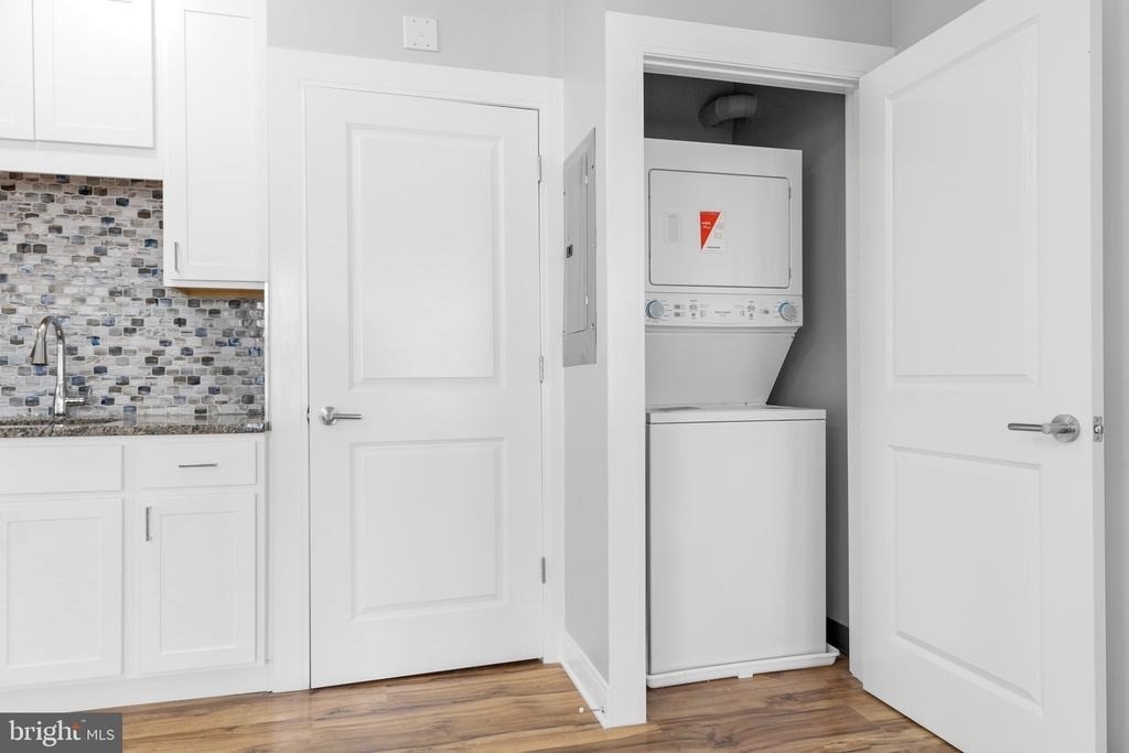 200 W 10th Street - Photo 15